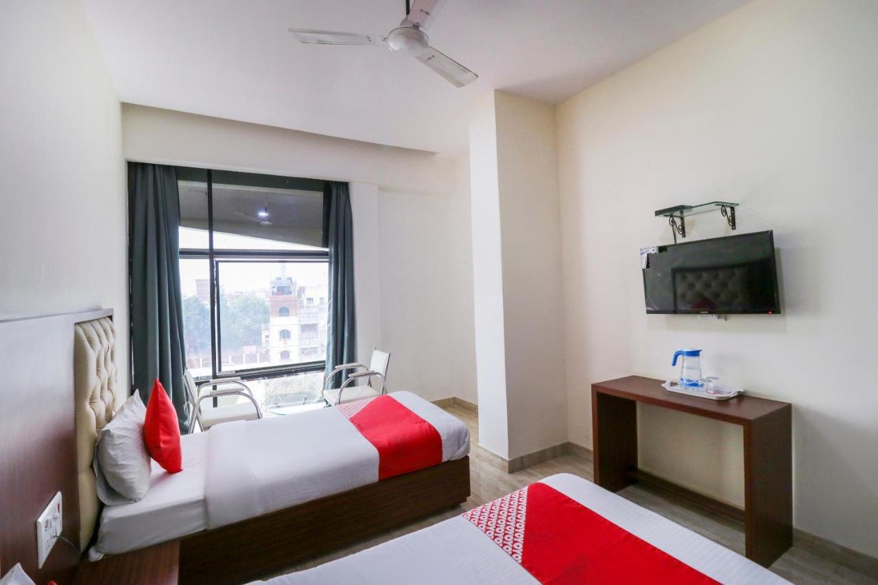 Hotel Vaccinated Staff- OYO Flagship 69860 Mastana Palace Varanasi Exterior foto