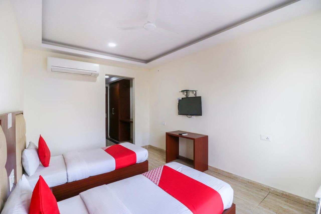 Hotel Vaccinated Staff- OYO Flagship 69860 Mastana Palace Varanasi Exterior foto