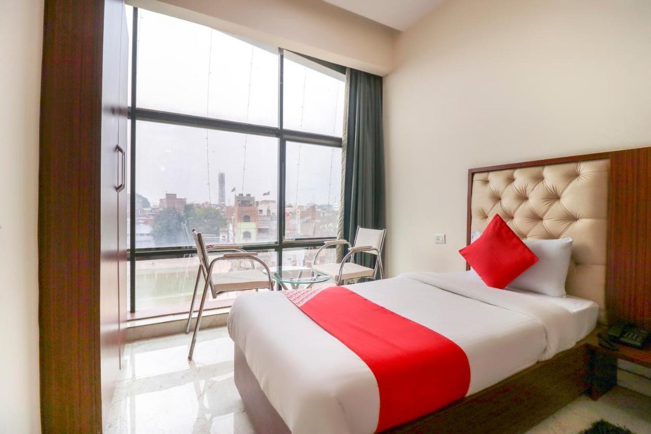 Hotel Vaccinated Staff- OYO Flagship 69860 Mastana Palace Varanasi Exterior foto