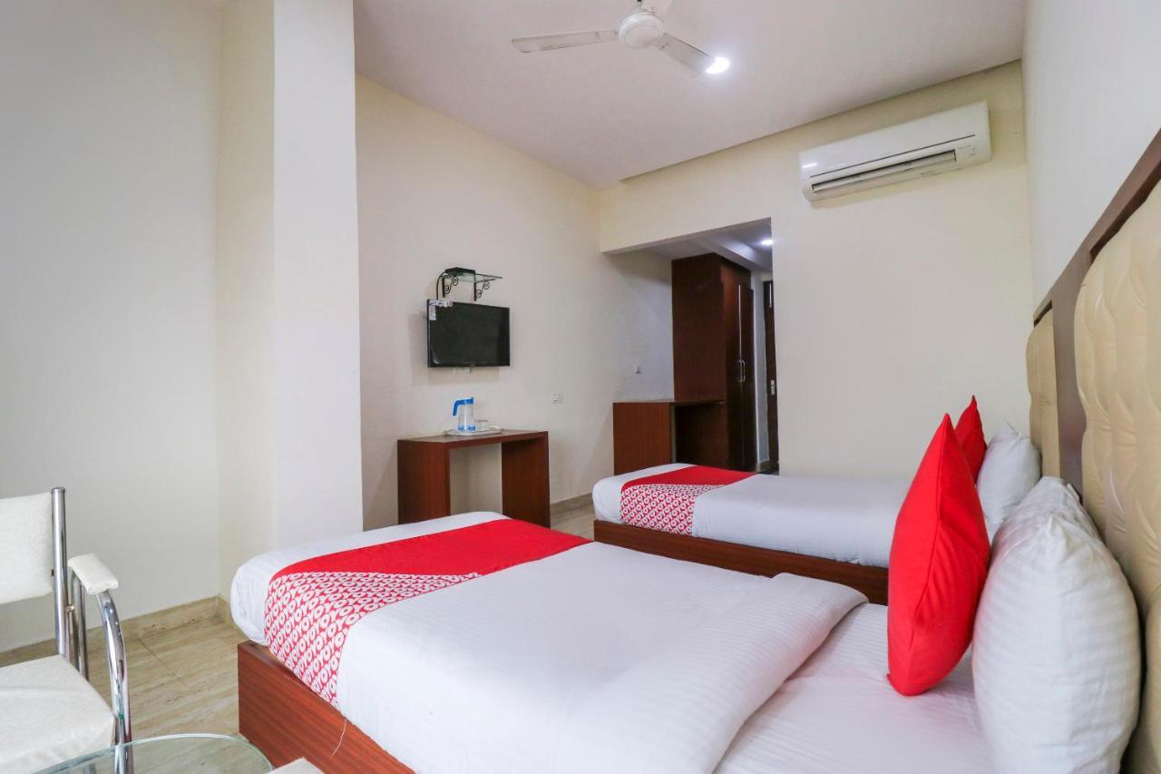 Hotel Vaccinated Staff- OYO Flagship 69860 Mastana Palace Varanasi Exterior foto