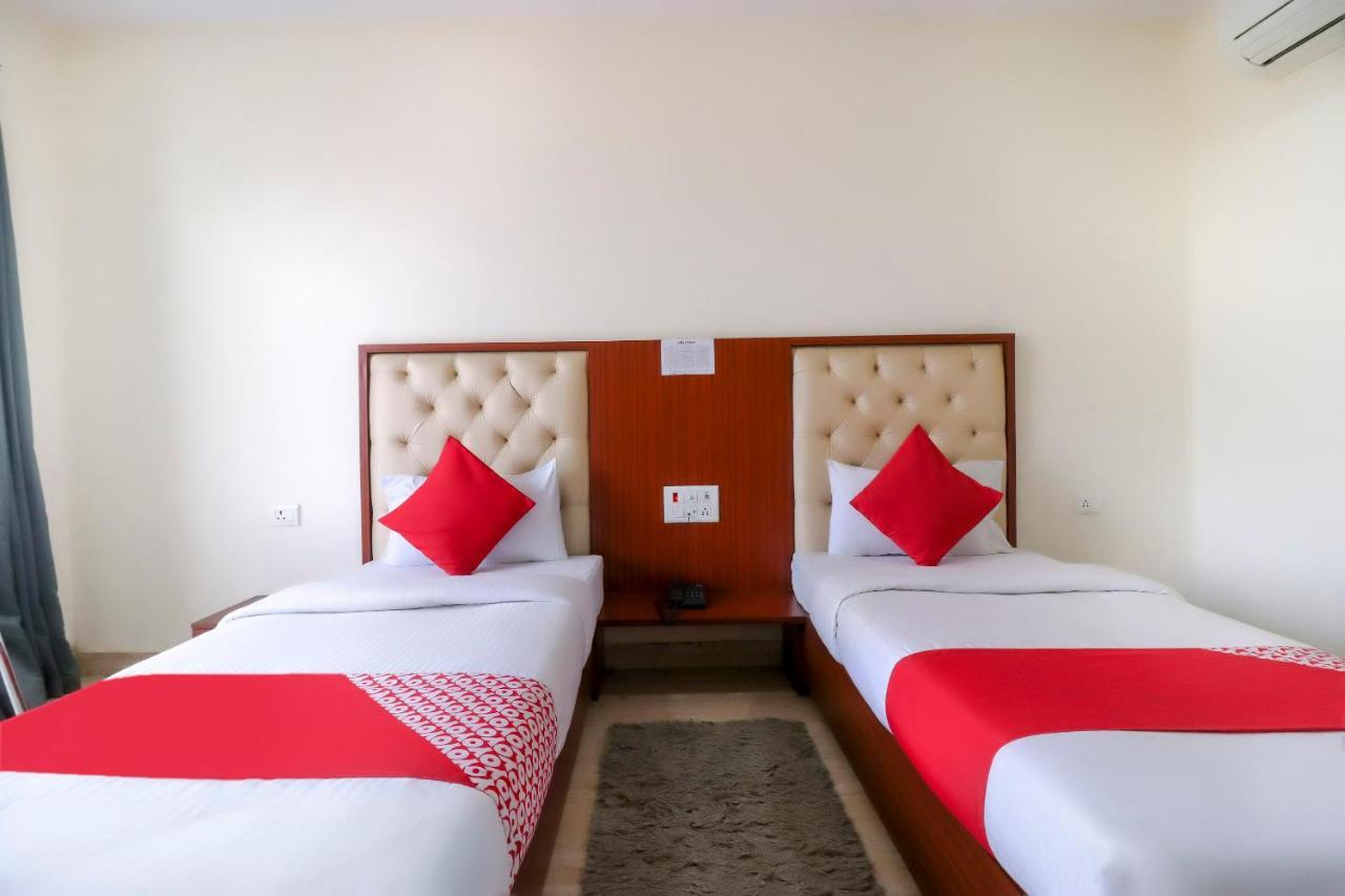 Hotel Vaccinated Staff- OYO Flagship 69860 Mastana Palace Varanasi Exterior foto